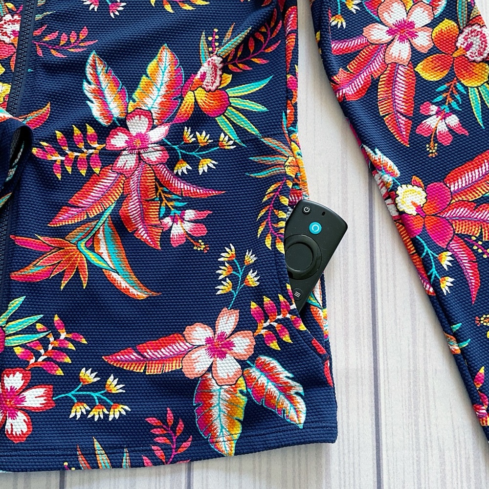 Tommy Bahama Tropical Print Zip-Front Long-Sleeve Jacket - Picture 13 of 15
